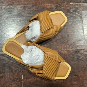 Just Fab tan flat slide sandal